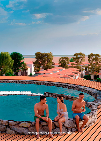 Piscina infinita: Vista despejada hacia las colinas y ambiente relajante clima tropical.